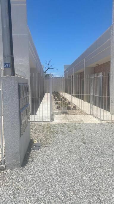 فيلا Casa Boa E Barata Em غواراتوبا المظهر الخارجي الصورة