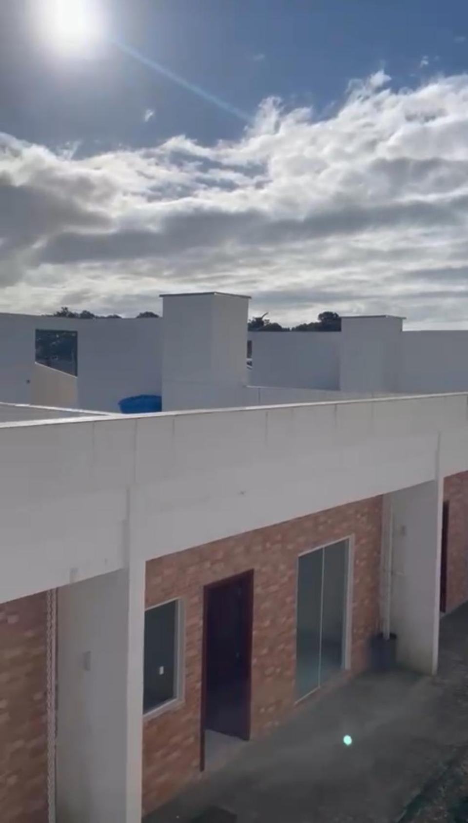 فيلا Casa Boa E Barata Em غواراتوبا المظهر الخارجي الصورة